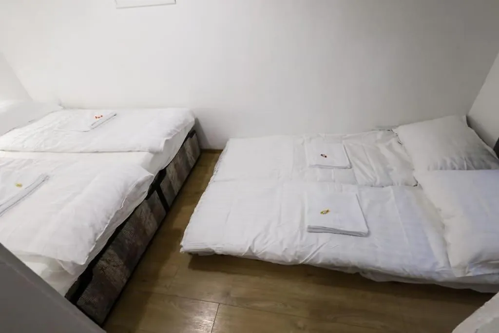 Pest-Port Apartment Room-6 Private Apartment Budapest Ungarn